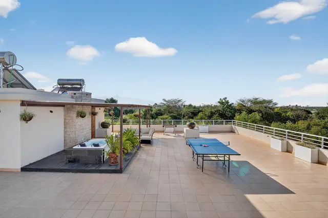 Rooftop jacuzzi at OSOTUA Villa 18